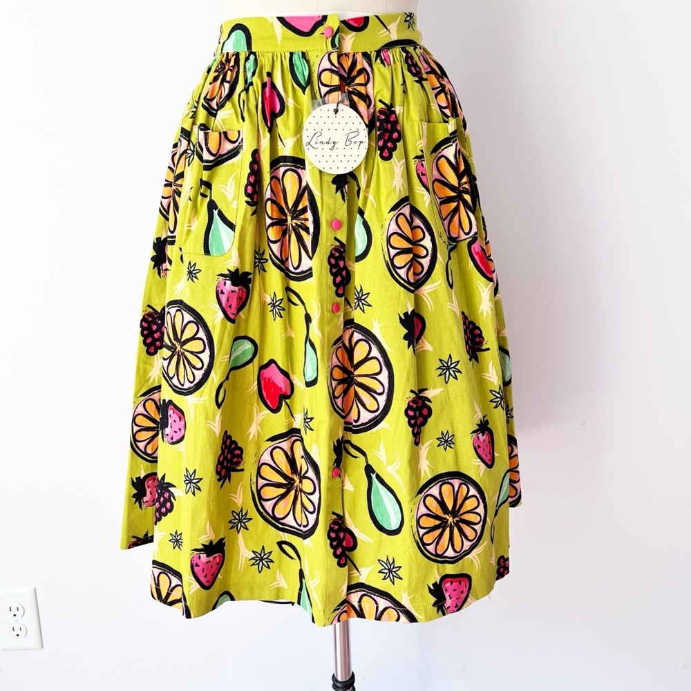 Lindy Bop Adalene Midi Skirt Green Fruit Print Button Front Pockets US 8 - Picture 2 of 7